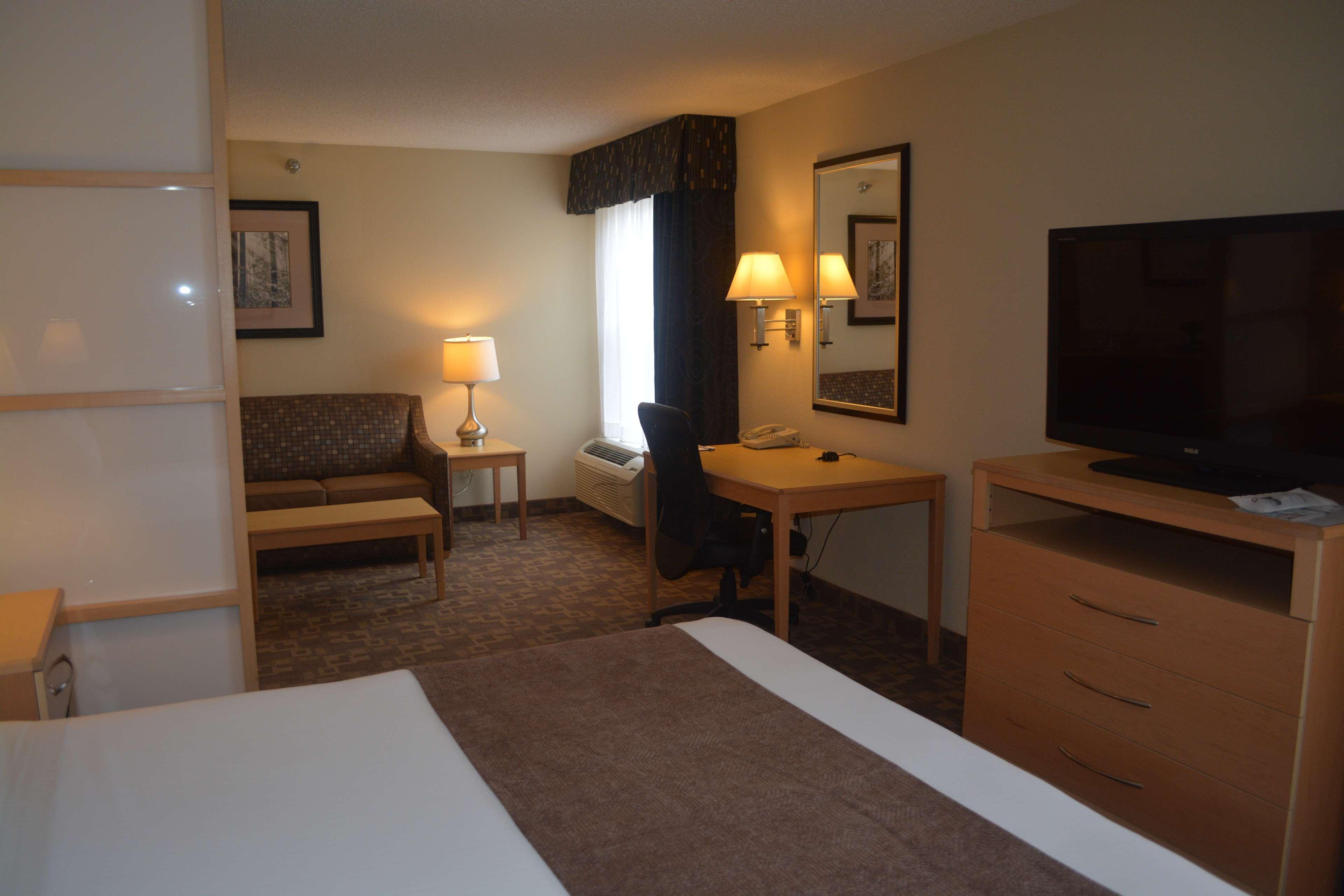 Surestay Plus Hotel By Best Western Roanoke Rapids I-95 חדר תמונה